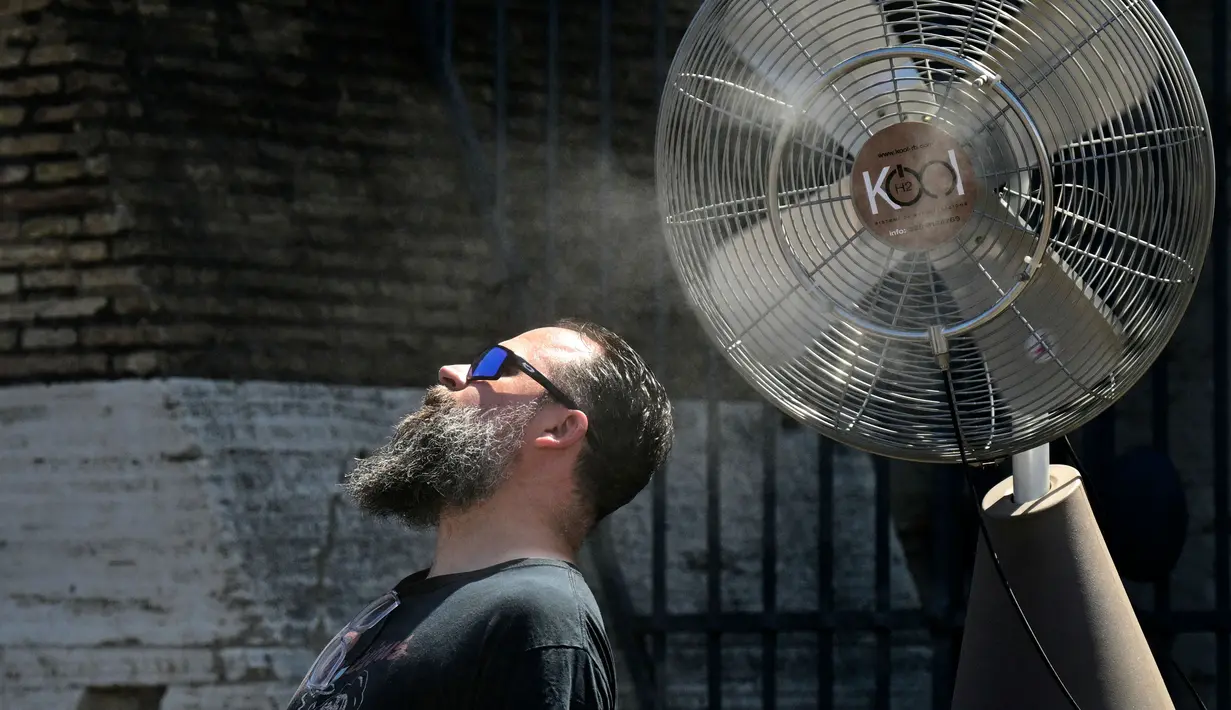 Bahkan pada siang hari, suhu bisa mencapai 40 derajat celsius. (Tiziana FABI/AFP)
