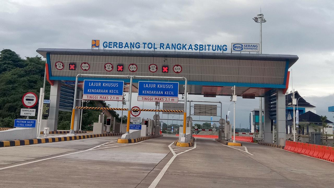 Perbaikan dan pelebaran jalan tol Tangerang-Merak segmen Cikande - Serang Timur, rampung H-7 Lebaran.