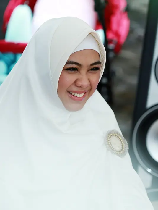 Foto profil Oki Setiana Dewi (Deki Prayoga/bintang.com)