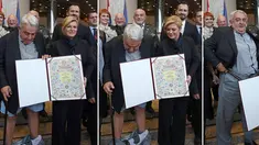 Kolase foto yang menunjukkan kejadian saat celana Kepala Komisi HAM Helsinki Kroasia, Ivan Zvonimir Cicak melorot tepat saat sesi foto dengan Presiden Kroasia Kolinda Grabar-Kitrarovic di Zagreb, Selasa (8/12). (STRINGER / AFP)