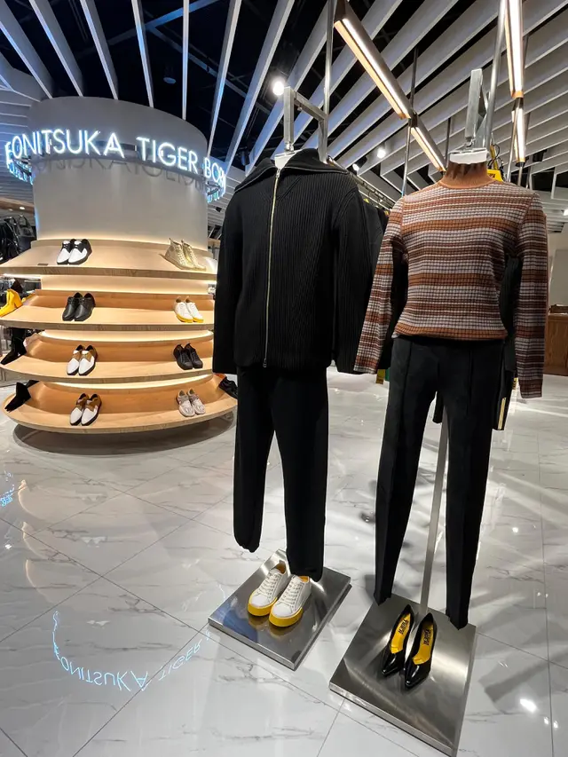 Onitsuka Tiger Ngee Ann City Orchard Road, Singapura.