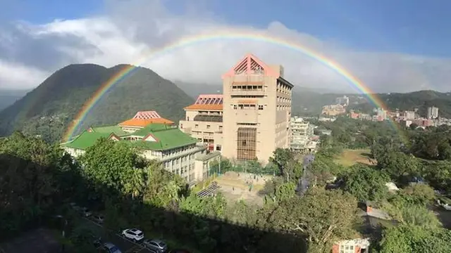 Pelangi berpendar selama 9 jam di Taiwan. (Chinese Culture University)
