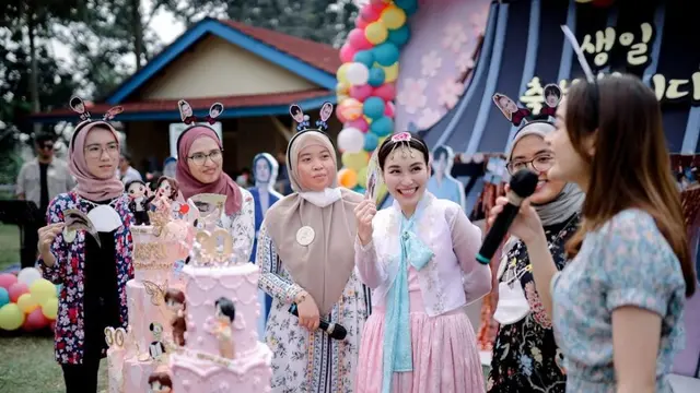 Momen perayaan kejutan ultah Ayu Ting Ting (Instagram)
