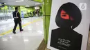 Foto terkait kampanye Hari Anti Kekerasan Terhadap Perempuan dipamerkan di Hall Stasiun Gambir, Jakarta, Jumat (9/12/2022). Sebanyak 16 karya foto dipamerkan di Hall Stasiun Gambir untuk memperingati Hari Anti Kekerasan Terhadap Perempuan. (Liputan6.com/Faizal Fanani)