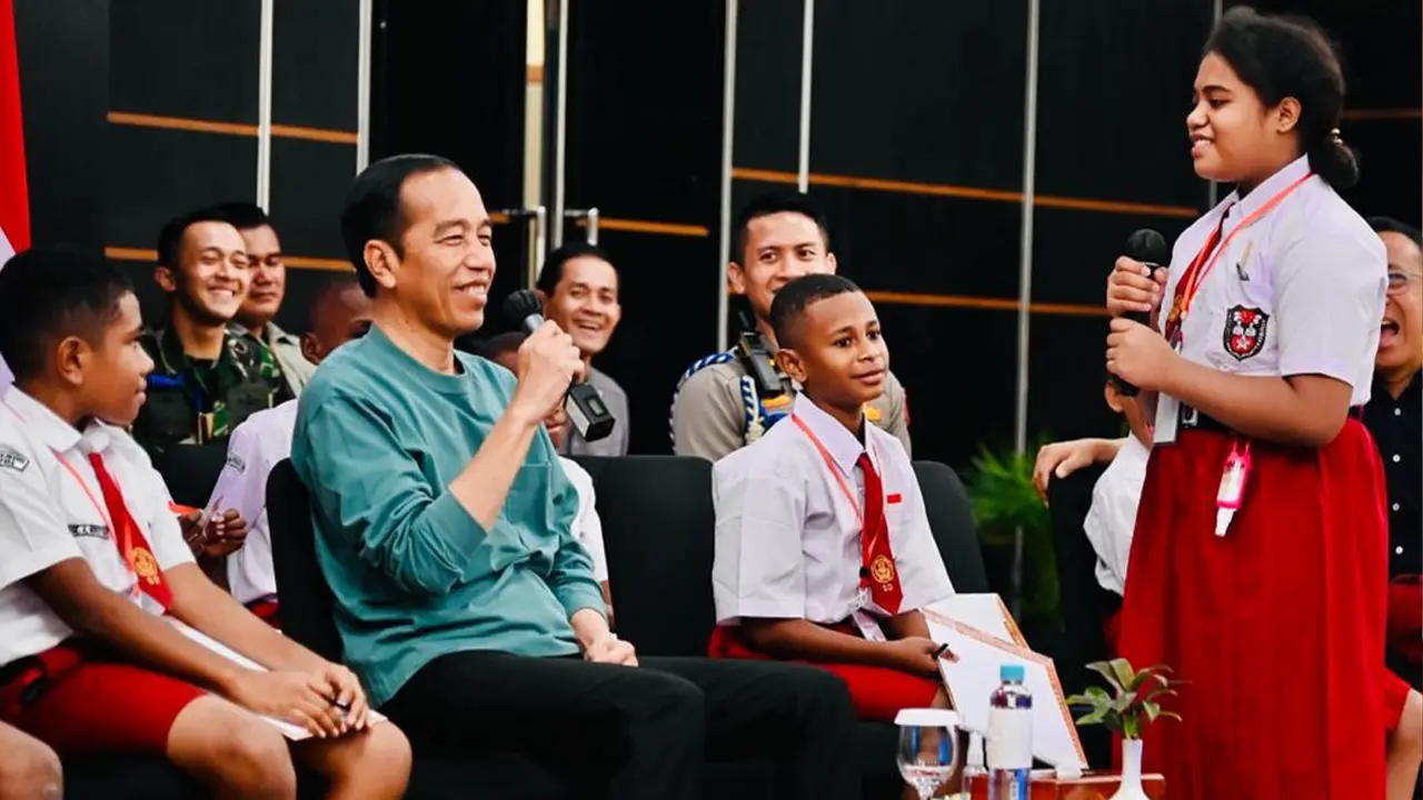 Jokowi Bertemu Anak SD Papua