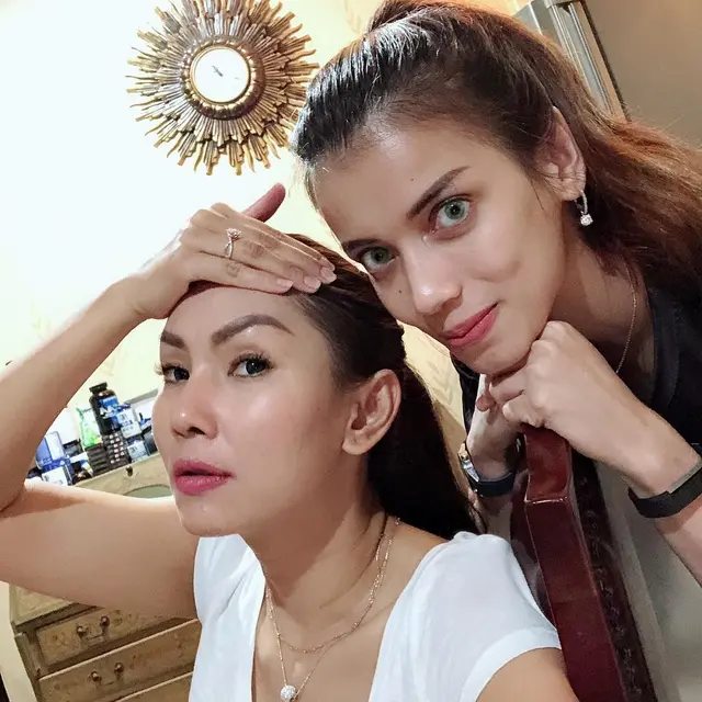 6 Potret Kedekatan Kalina Oktarani dan Sabrina Chairunnisa, Bak Kakak Beradik