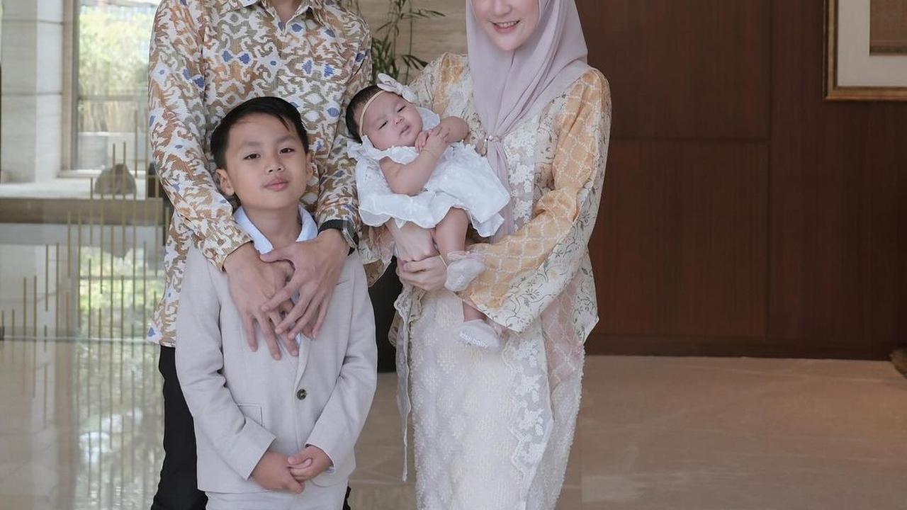 Meski Beda Ayah, Ini 7 Potret Yusuf Anak Larissa Chou Bareng sang Adik yang Terlihat Sayang