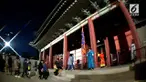 Keliling istana di Seoul sudah jadi hal biasa. Di Korea, wisata keliling istana pada malam hari sedang dinikmati turis.