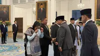 Nanik S Deyang menangis terharu usai dilantik Presiden Prabowo Subianto menjadi Kepala BGN. (Liputan6.com/Lizsa Egeham)