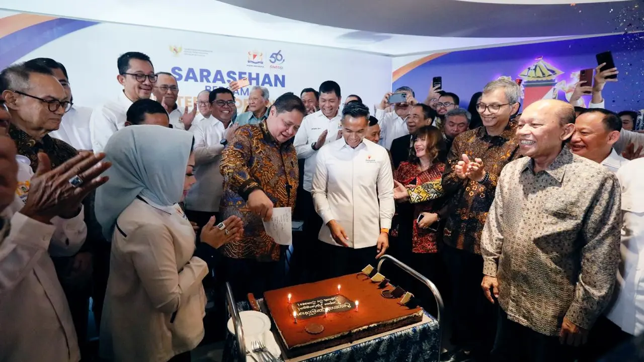 Kadin Indonesia dibawah kepemimpinan Anindya Bakrie menggelar Sarasehan Kadin Bersama Menko Perekonomian Airlangga Hartarto.
