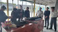 Perkuat Benteng Keamanan, Rutan Muntok Gelar Inspeksi Persenjataan Dinas