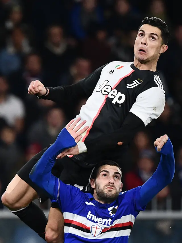 Aksi Terbang Ronaldo Saat Jebol Gawang Sampdoria