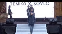 Fashion show produk lokal di acara SMEs Future Village pada Kamis (17/11/2022).