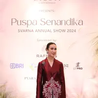 Menteri Pariwisata Widi Wardhana hadiri show desainer Didiet Maulana bertajuk Puspa Senandika [@widi.wardhana]