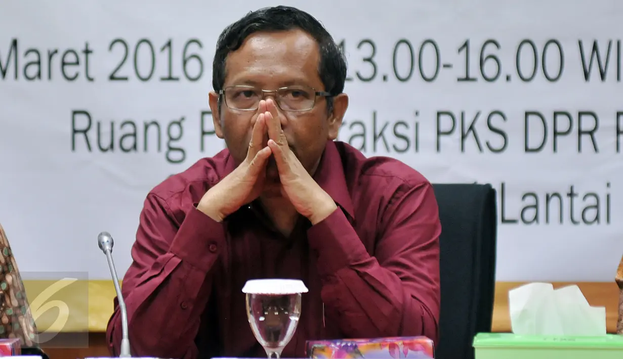 Guru Besar UII, Mahfud MD ketika menjadi pembicara dalam diskusi di F-PKS bertajuk "Perlukah Kita Mempunyai GBHN" di Kompleks Parlemen, Senayan, Jakarta, Kamis (3/3). (Liputan6.com/Johan Tallo)