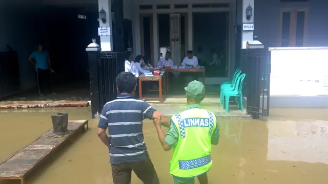 9 TPS di di Cilacap terpaksa dipindah lantaran banjir dan bencana longsor. (Foto: Liputan6.com/Muhamad Ridlo)