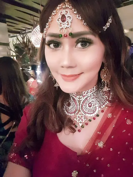 Anita Hara (instagram/anita.hara)