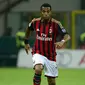 6. Robinho - Tak hanya di Santos, Robinho kerap melakukan Nutmeg di setiap pertandingan kala membela AC Milan. Namun semakin dimakan umur, Nutmeg mantan pemain Man City tersebut tak pernah terlihat lagi. (AFP/Olivier Morin)