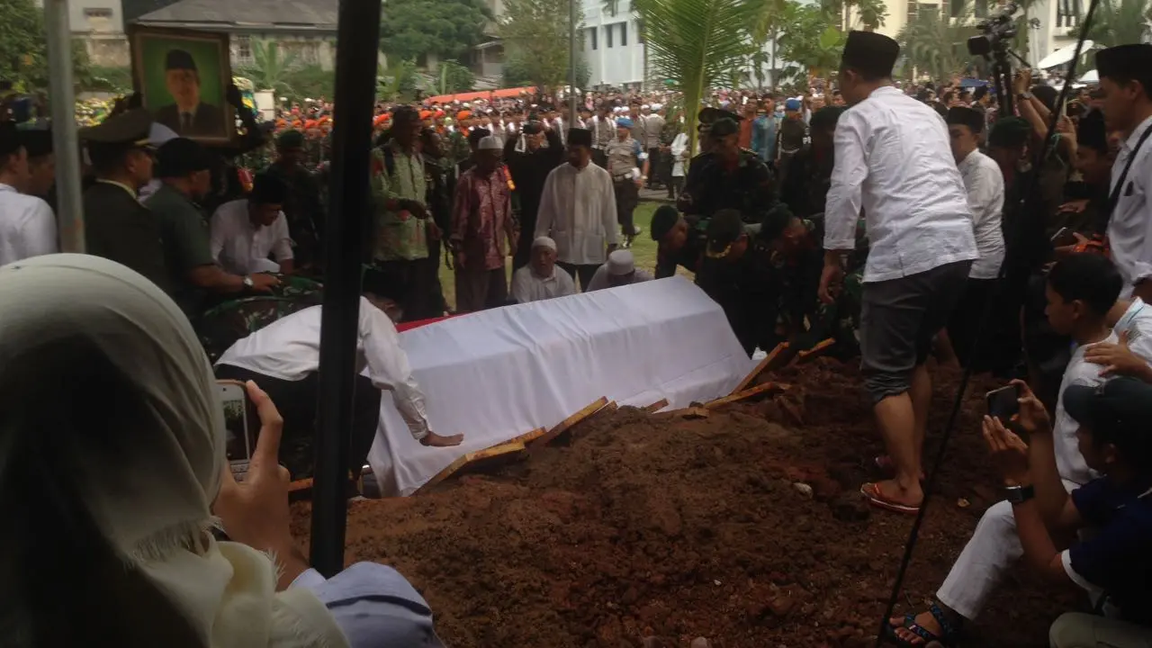 Pemakaman Hasyim Muzadi