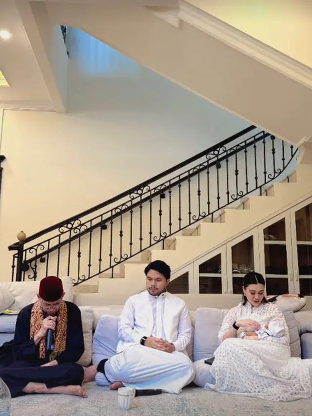 Potret Cantik Aaliyah Massaid Gelar Aqiqah Baby Arash, Pancarkan Aura Keibuan dengan Makeup Flawless