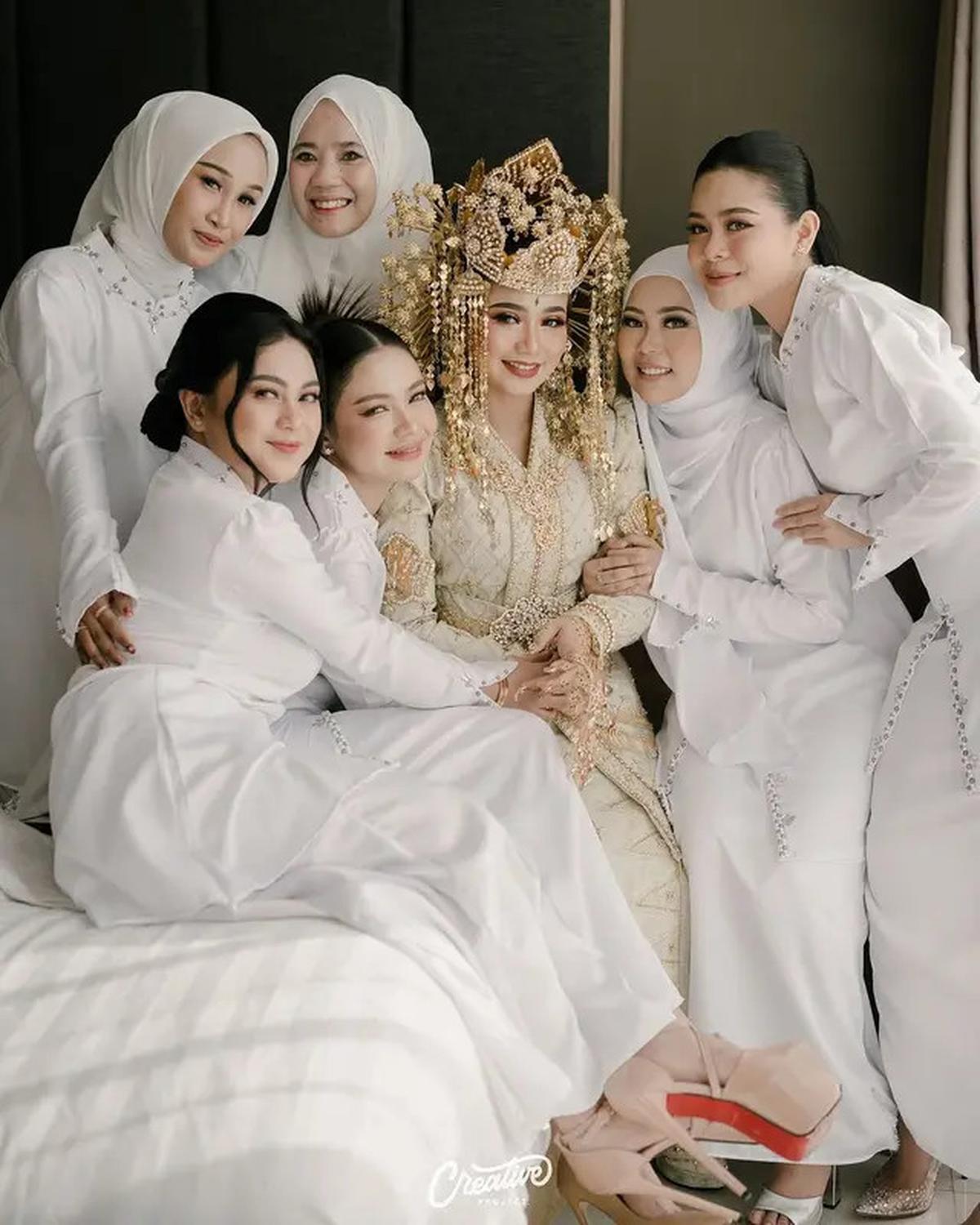 6 Potret Pernikahan Aulia DA dan Cahu, Akad Nikah Hingga Resepsi Digelar Mewah