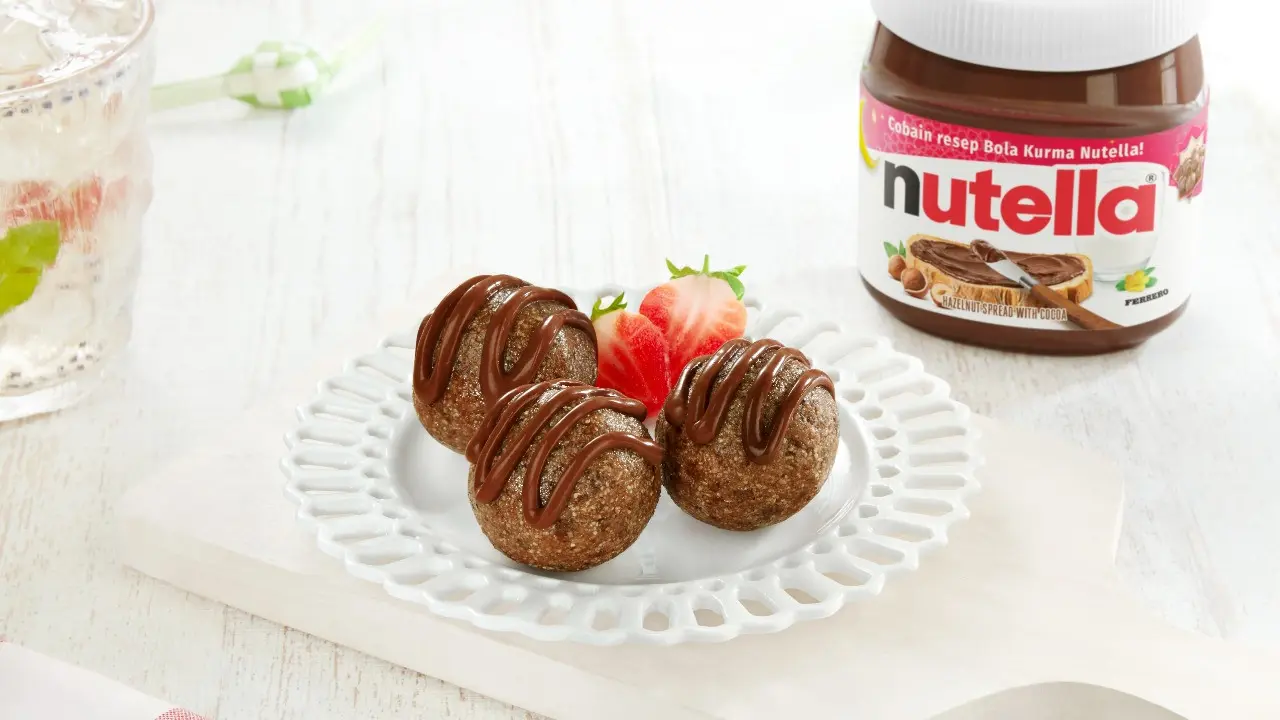 Bola kurma dengan Nutella