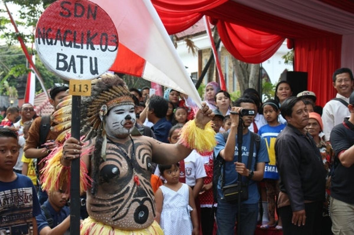 Keseruan ribuan anak meriahkan Festival Egrang Kota Batu