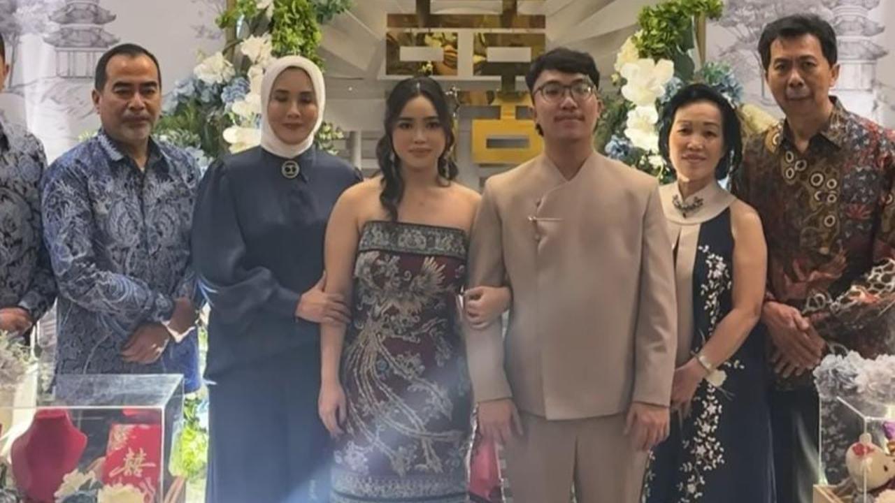 Kabar Bahagia Putri Cantik Elma Theana Dilamar, Sosoknya Jarang Tersorot Punya Hubungan Spesial dengan Sonny Septian