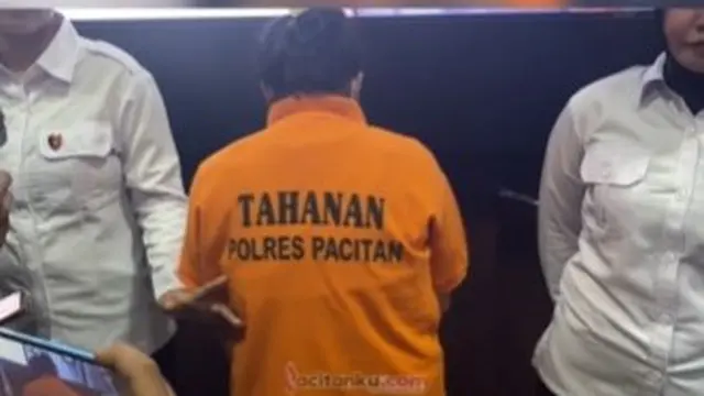 Tersangka AFA saat di Polres Pacitan. (Istimewa)
