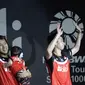 Ganda putra Indonesia, Marcus Gideon / Kevin Sanjaya, merayakan kemenangan atas melawan Mohammad Ahsan / Hendra Setiawan pada Indonesia Open 2019 di Istora Senayan, Minggu (21/7). Marcus / Kevin menang 21-19 dan 21-16. (Bola.com/Vitalis Yogi Trisna)