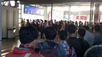 Suasana antrean di Stasiun KRL Bogor, Senin (16/3/2020). (Istimewa)
