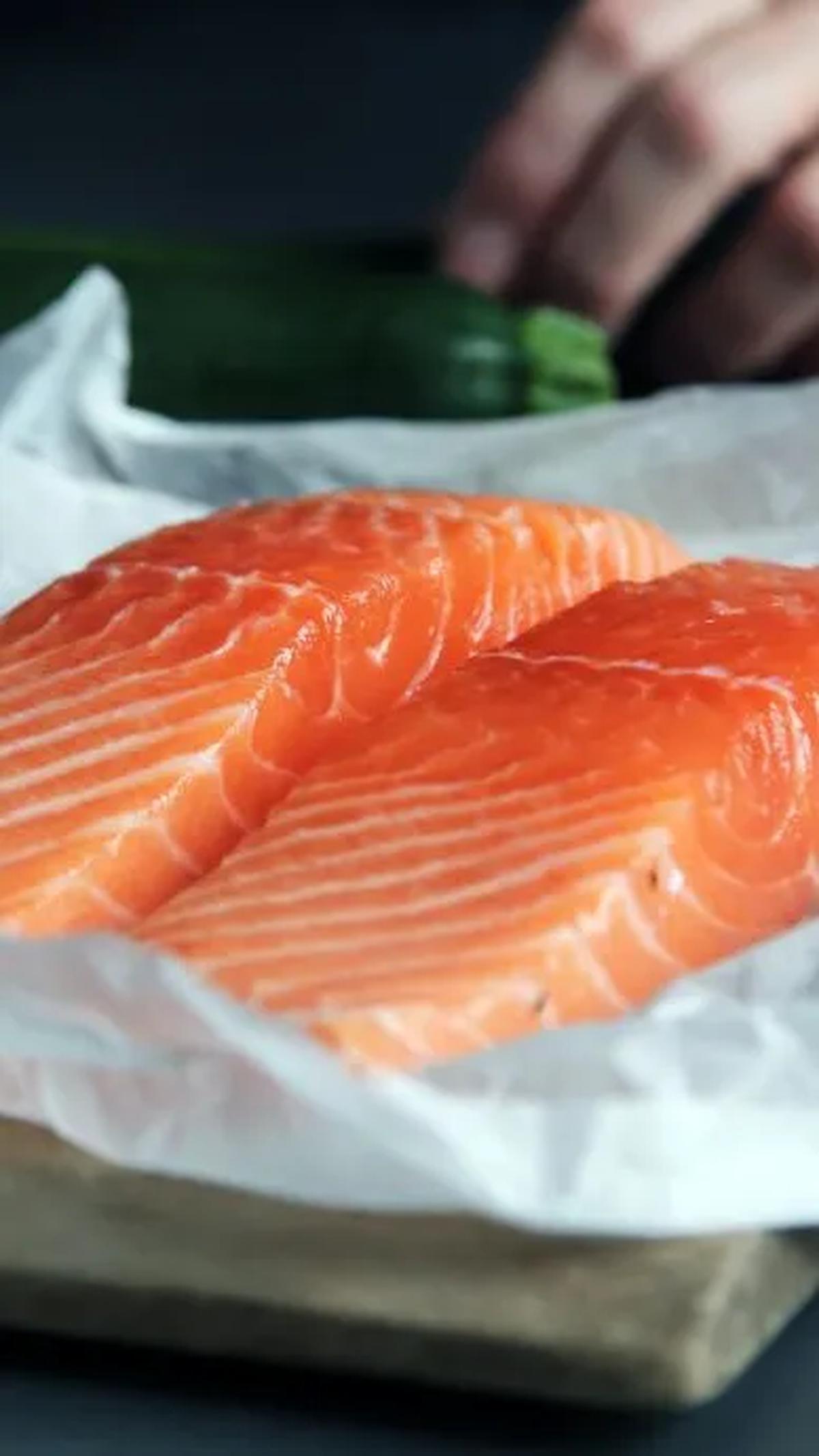 5.&nbsp;Ikan Berlemak: Sumber Vitamin D dan Omega-3