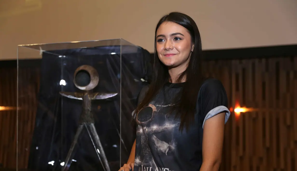 Salah satu alasan ia menerima tawarannya ini adalah ingin melawan rasa takut dan penasaran ingin mencoba hal-hal baru dalam kehidupannya.  (Nurwahyunan/Bintang.com)