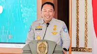 Direktur Utama Jasa Raharja Rivan A. Purwantono saat kegiatan Safety Campaign bertajuk “Keselamatan Bertransportasi dan Kepatuhan Pembayaran Pajak Kendaraan Bermotor”di Pendopo Kabupaten Pati, Kamis (6/10/2022).