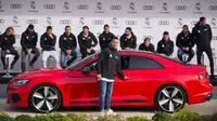 Para pemain Real Madrid mednapatkan hadiah mobil Audi. (Motor1)
