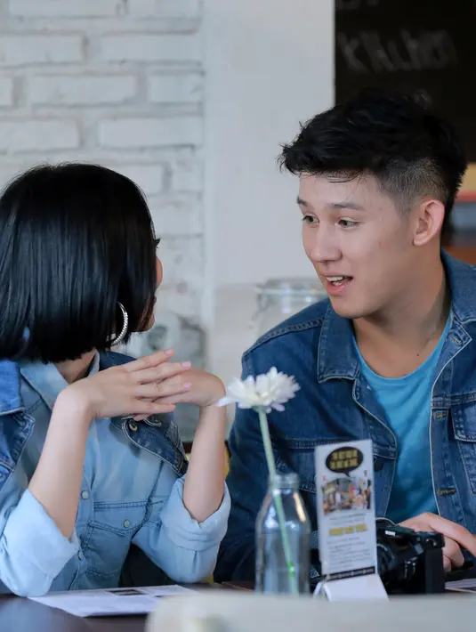 Dua lokasi diambil dalam pembuatan video klip itu. Setidaknya waktu 17 jam pembuatan yang dimulai sejak pukul 06.00 pagi. (Adrian Putra/Bintang.com)