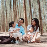 Cara 5 Zodiak Menjadikan Masa Kecil Anak Penuh Cerita Indah./Copyright depositphotos.com/champlifezy