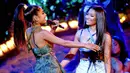 Ariana pun langsung mengatakan "aku mencintaimu" pada Nicki Minaj. Bahkan ia pun memberikan pelukan sebelum menerima peghargaan best Pop Video VMA. (E!)