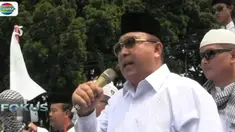 para demonstran membuka posko relawan untuk membuka peluang bagi mereka yang berminat berangkat ke Myanmar.
