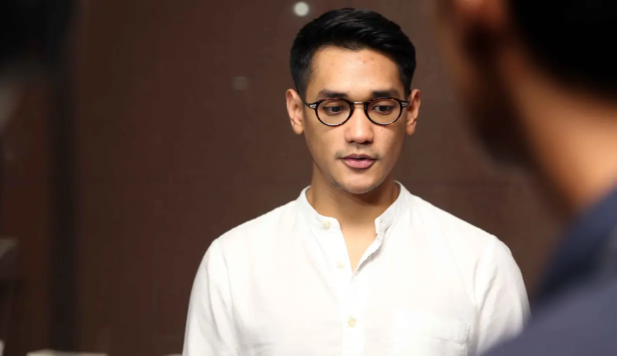 "Saat ini mempersiapkan konser 2 hari berturut di Malaysia dan Singapura. Tanggal 8 dan 9 April. Sekarang lagi siapin diri aja latihan fisik dan mental," kata Afgan ditemui di kawasan Sarinah, Jakpus, Rabu (29/3/2017). (Nurwahyunan/Bintang.com)