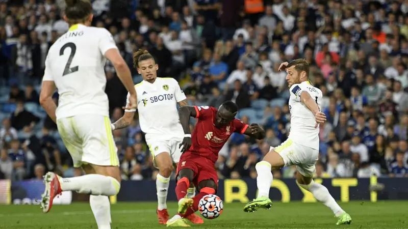 FOTO: Liverpool Bantai Leeds United di Elland Road