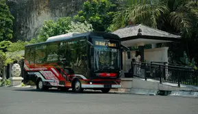 Hyundai County EV Jadi Andalan Baru Transportasi Publik Bali