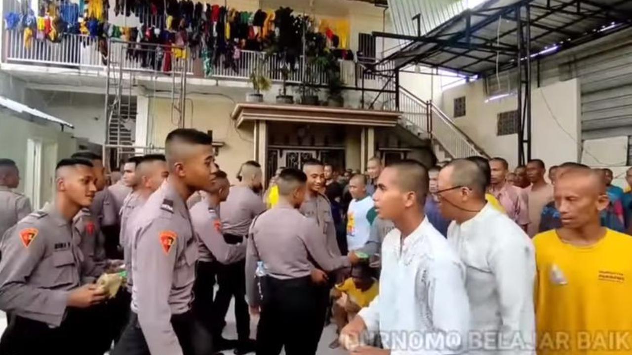 Agar Bisa Jadi Polisi yang Melayani Masyarakat dengan Tulus