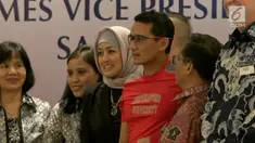 Cawapres Sandiaga Uno mengaku mengajak mantan Panglima TNI Gatot Nurmantyo ke masuk menjadi Tim pemenangan Prabowo-Sandi