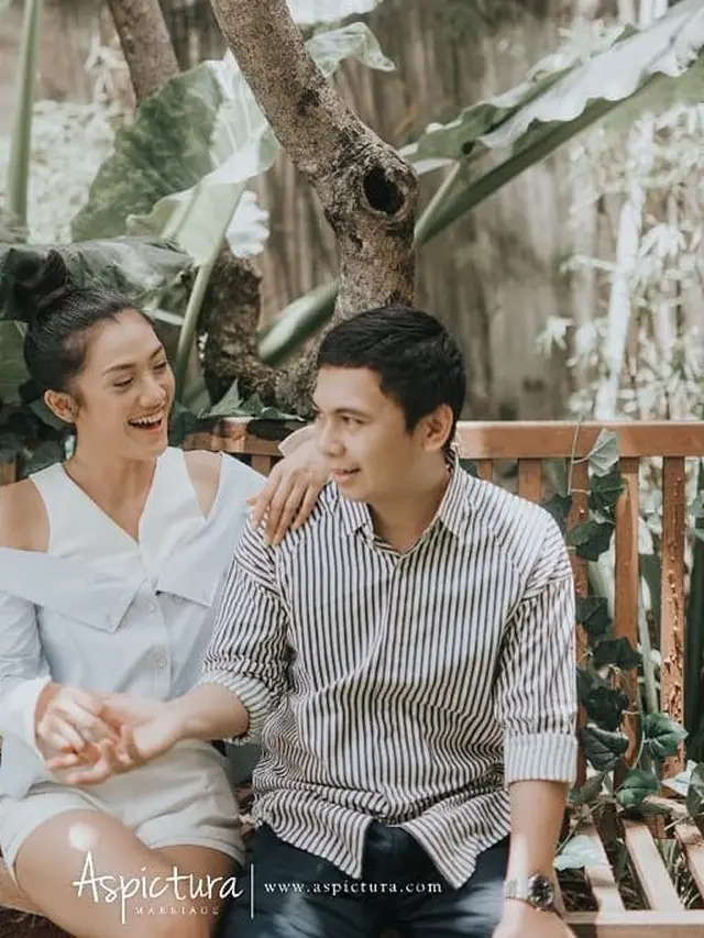 [Bintang] Raditya Dika dan Anissa Aziza