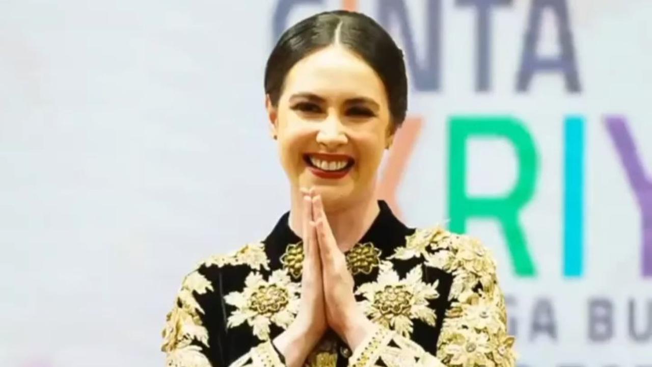 Ada juga yang menyebut jika penampilan Arumi Bachsin bak bule.<br>