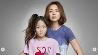 Bintang The Return of Superman Choo Sarang Jadi Model Fesyen Bareng Ibunya. (dok.Instagram @ssoo4181/https://www.instagram.com/p/COratsIB9jZ/Henry)