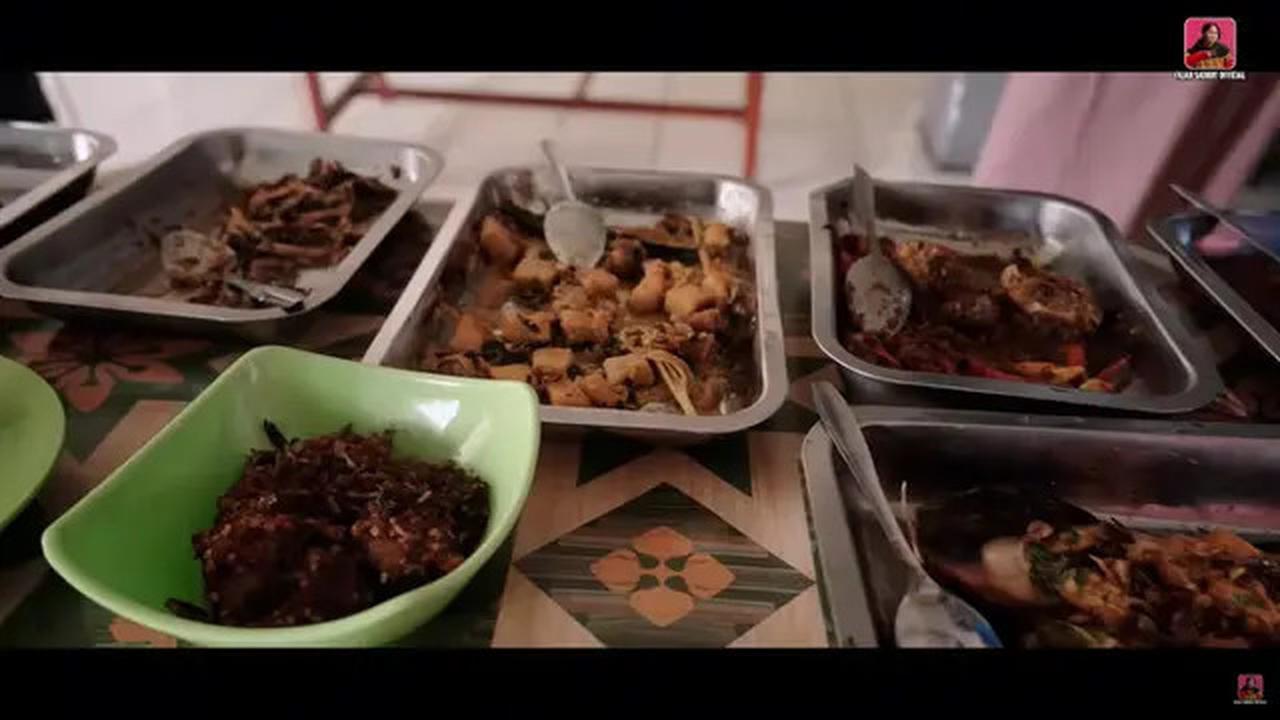 7 Potret Warung Sederhana Fajar Sadboy di Jakarta, Jual Makanan Khas Gorontalo