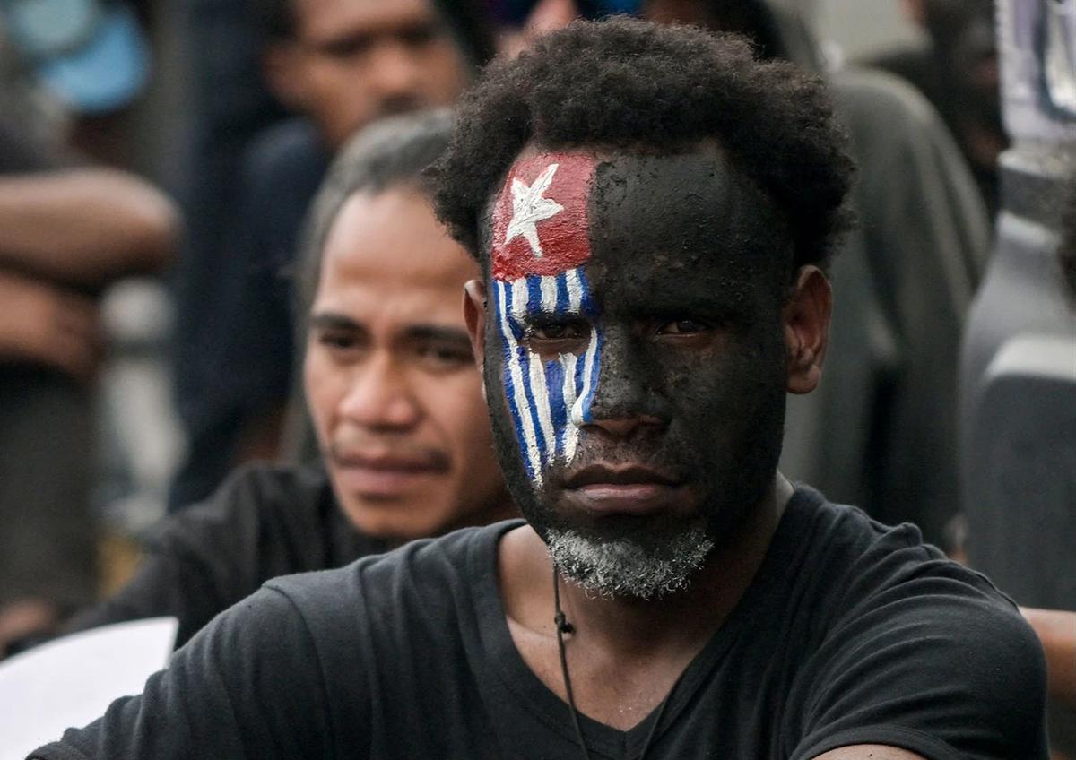 FOTO: Ratusan Mahasiswa Papua Gelar Aksi 1 Desember di Surabaya