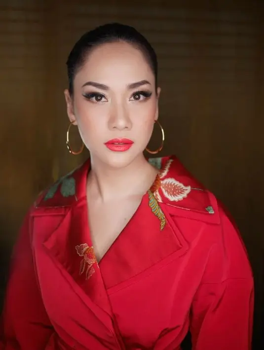 Bunga Citra Lestar, memang tak pernah gagal dan mengecewakan dalam urusan penampilan. Baik itu gaya berbusananya serta makeup yang dipakainya dan selalu membuatnya selalu tampil menawan. (Instagram/bclsinclair)